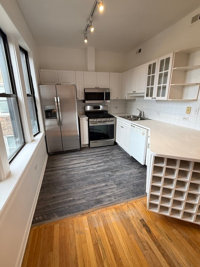 Photo - 5726 S King Dr