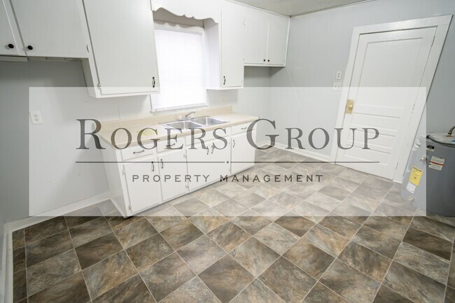 Photo - 502 Hilliard St