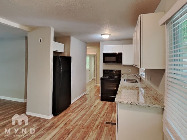 Photo - 502 Fairlane Cir NW