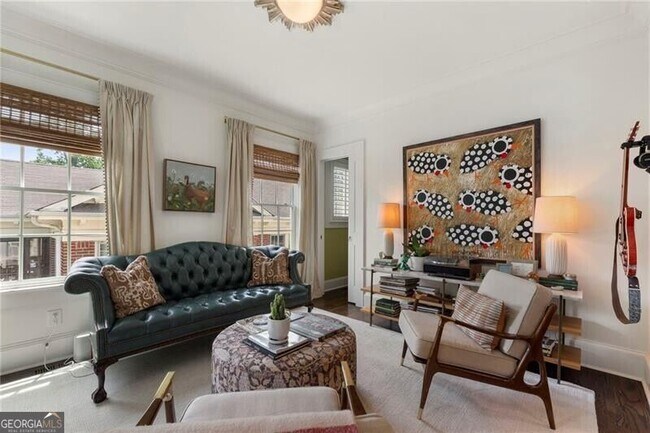 Photo - 1055 Bellevue Dr NE