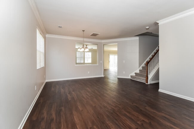 Photo - 2722 Groovers Lake Point