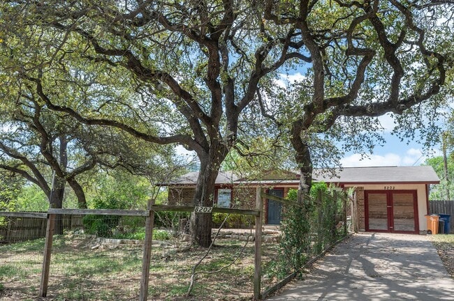 Photo - 8202 Longview Rd