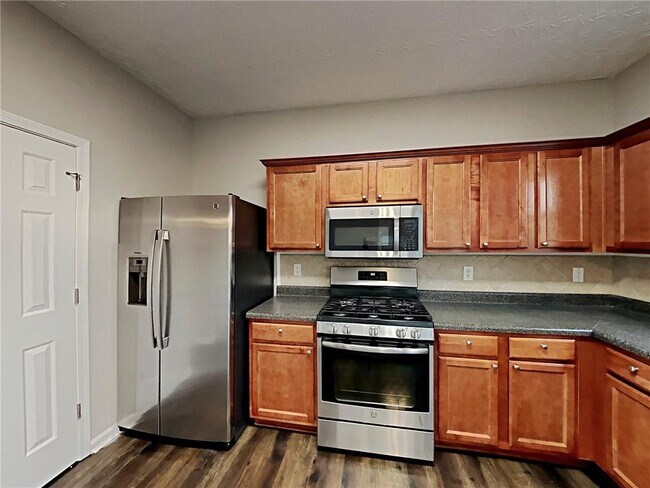 Photo - 365 Laurelton Cir