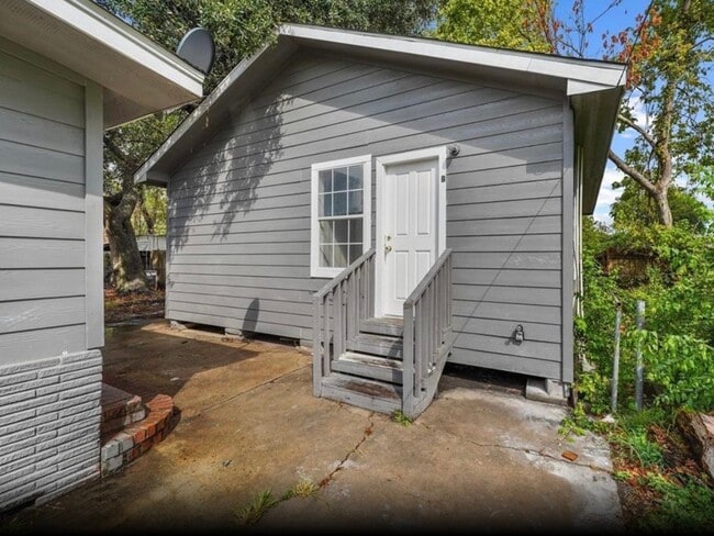 Building Photo - 205 Hafer Ave