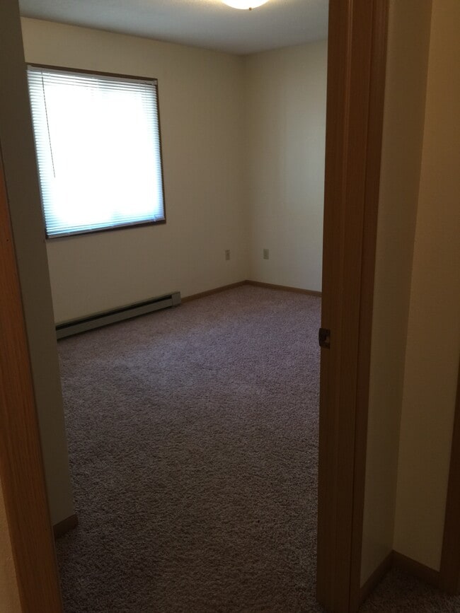 421 20th Ave W