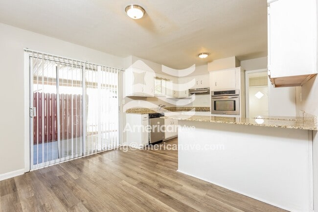 Photo - 5905 Luna Dr