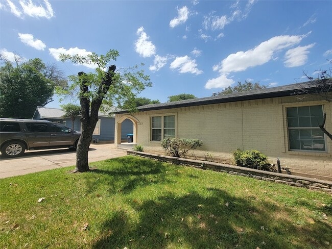 Photo - 1225 Blalock Ave