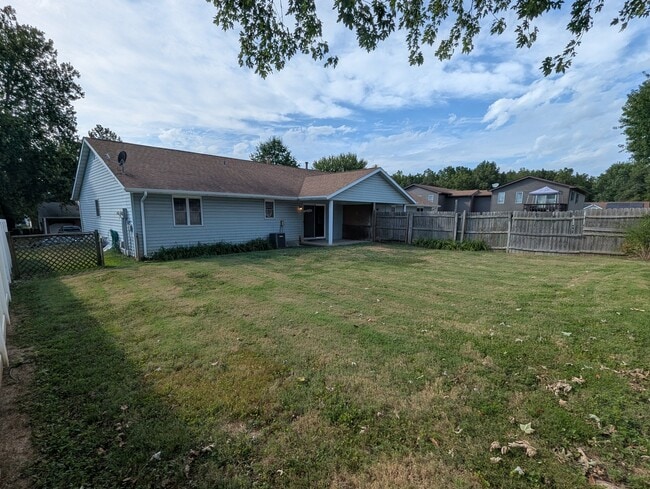 533 Mockingbird St