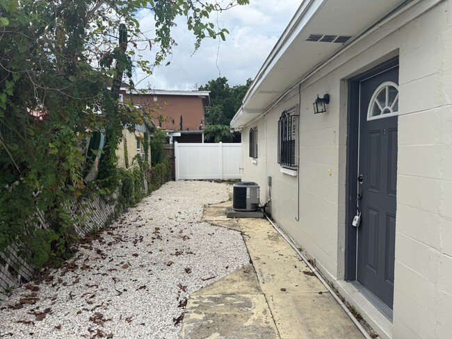 Photo - West Walnut St Unit W. Walnut Apt # 3