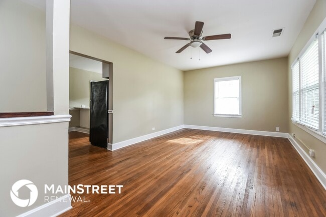 Photo - 8404 Thomas Ave