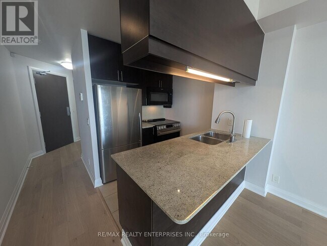 Photo - 1055 Southdown Rd Unit 802