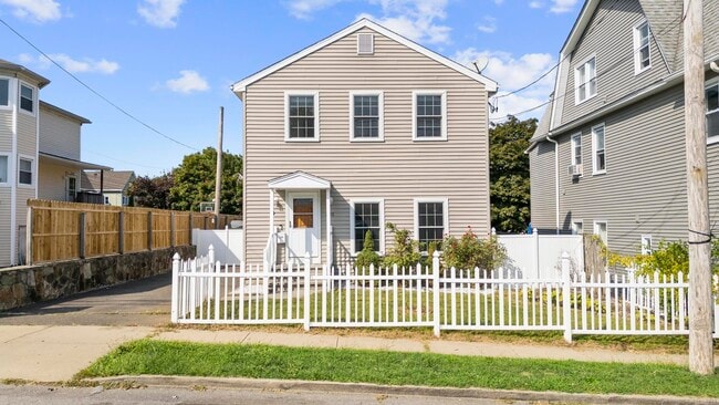 Photo - 322 Greenfield St