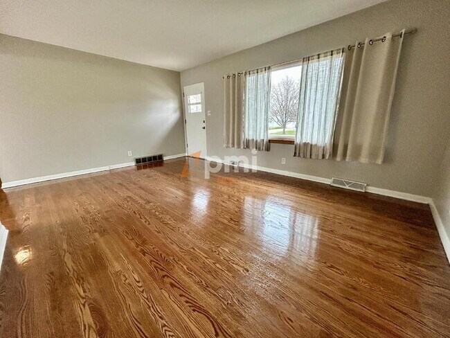 Photo - 8154 Columbia Ave