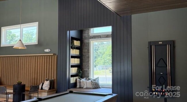 Photo - 9414 Mallard Creek Rd Unidad Alexander