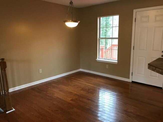 Photo - 2989 Garland Dr SW