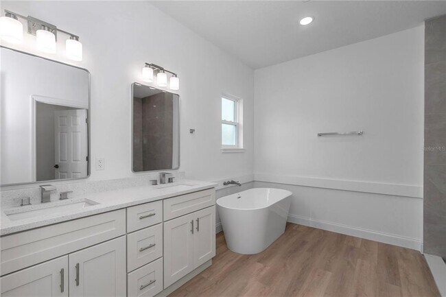 Photo - 8101 SW 132 Loop