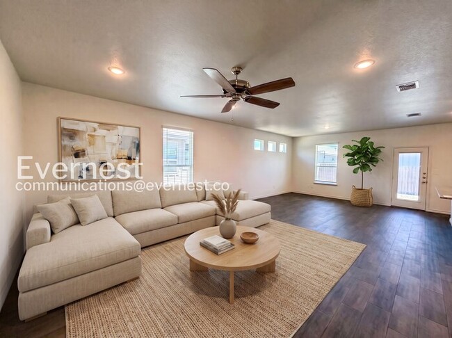Limited Time Special Offer / 4 Bed, 3 Bath Home with Garage / Pet-Friendly / Vouchers Accepted / ...