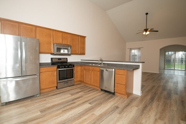 Photo - 3 bedroom / 2 bathroom Duplex for rent in Hobart