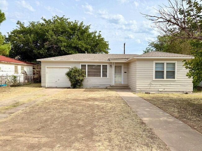 Building Photo - 4208 42nd St Rental
