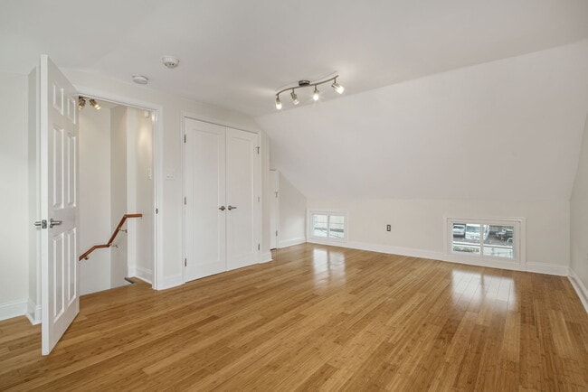 Dormitorio 3 (tercer piso) - 4161 Apple St