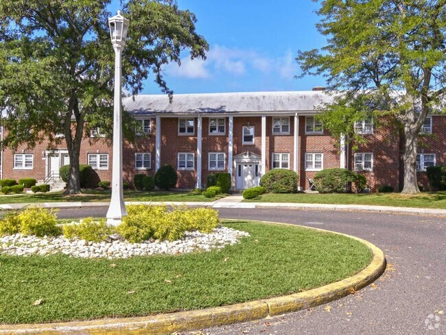 Building Photo - Wallworth Park Apartments