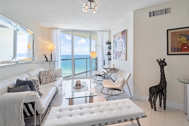 Building Photo - 16699 Collins Ave Unit 3006