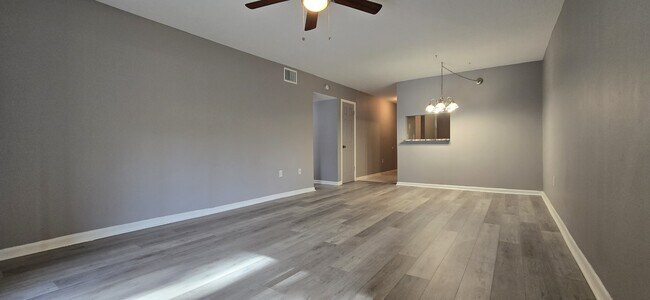 Photo - 130 E Johnson Ave