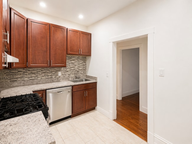 Photo - 2467 N Clark St Unit #  02