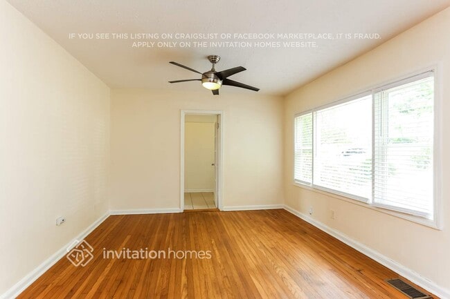 Photo - 2771 Joyce Ave