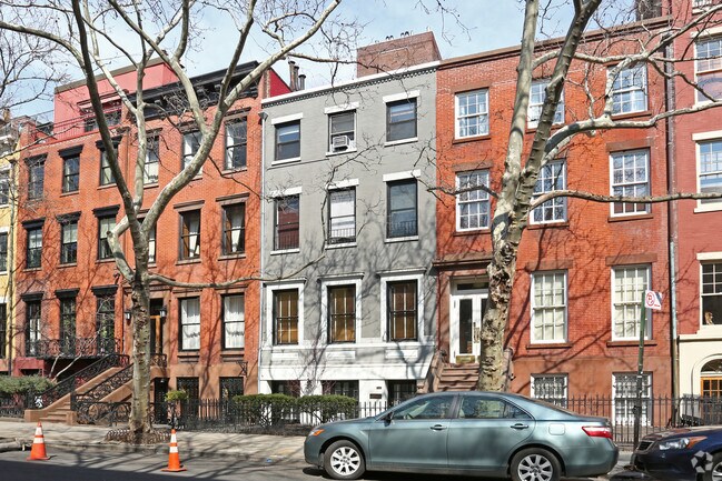 Photo - 119 W 11th St