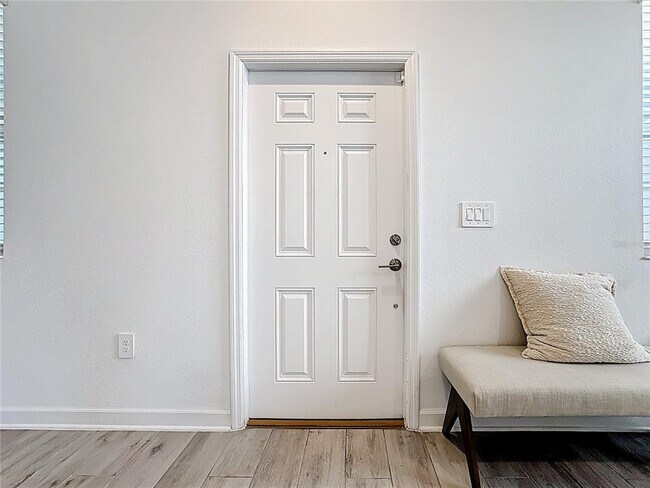 Photo - 3077 Ella Wy