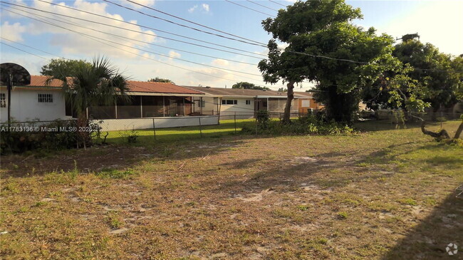 Building Photo - Northwest 195th Street, Miami Gardens, FL ... Rental