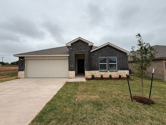 Building Photo - Beautiful Brand New 4 Bedroom Home in Mustang Schools