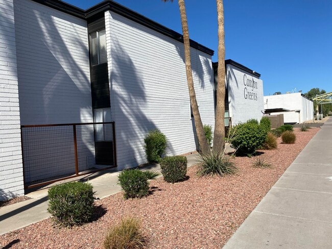 Building Photo - MOVE IN SPECIAL Unit 124