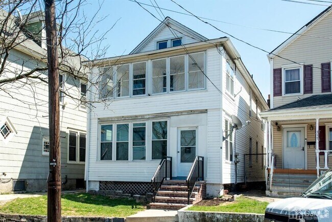 Building Photo - 1 Main St Rental
