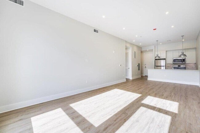 Photo - 667-665 Grand St Unit 204