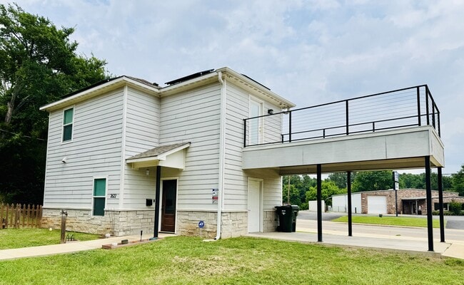 Building Photo - 2262 Hughey Dr Rental