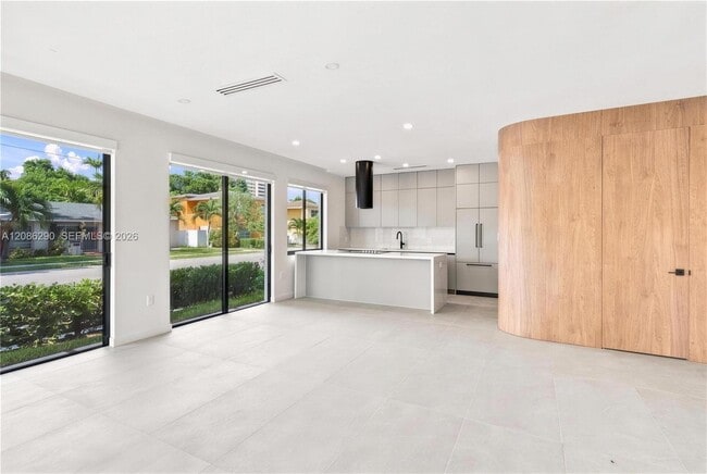Photo - 1001 SW 10th Ave