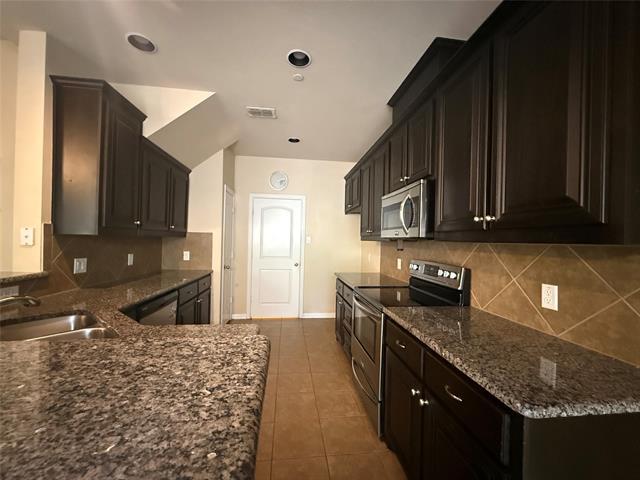 217 Barrington Ln