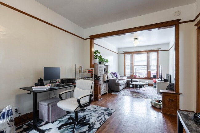 Photo - 3330 N Clark St Unit 3