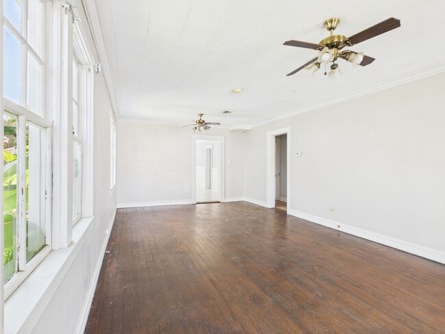 Photo - 3 Bedroom, 1 Bathroom NOW Available!