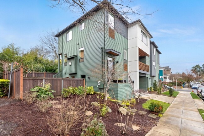 Photo - Stunning, Modern 4 bed home with attached ADU in King Neighborhood - AVAILABLE NOW!!