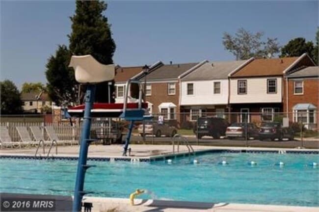 Photo - 8004 Community Dr