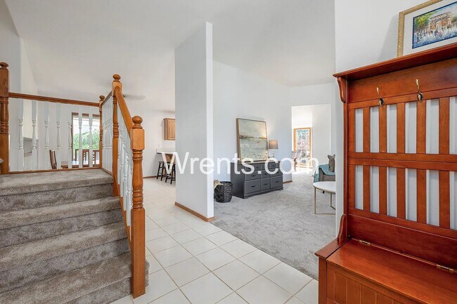 Photo - Beautiful 6 bed Highly Desirable Colbert Area!