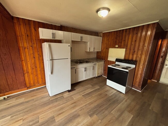 Photo - 1051 Harbor Rd