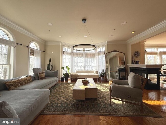 Building Photo - 1600 Regent Manor Ct