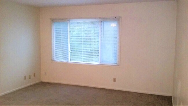 2006 NW Hickory Ln Unit 5