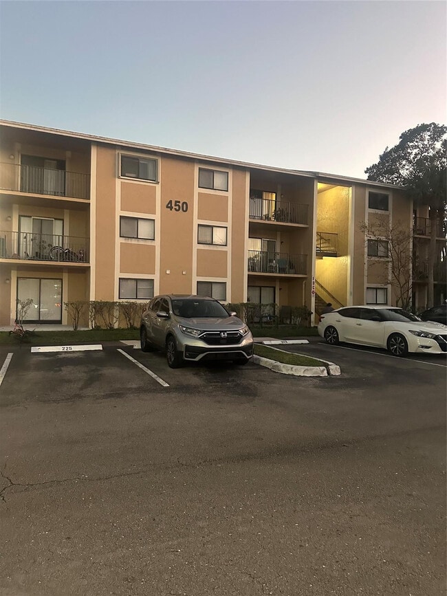 Photo - 450 Palm Cir W Unit 102