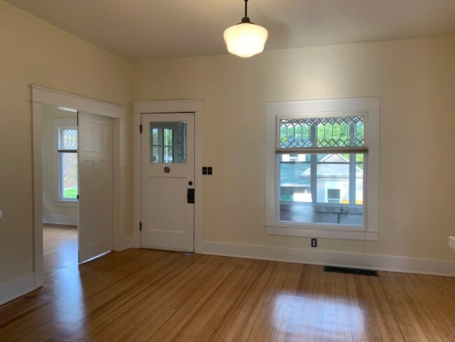 Photo - 430 S Henderson St