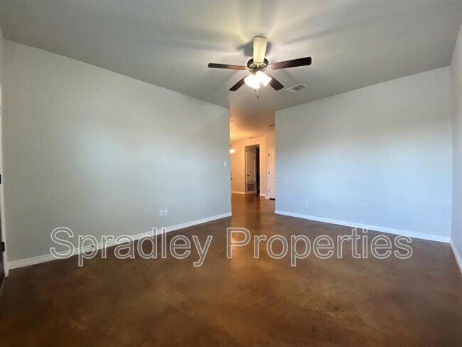 Photo - 204b Juniper Dr